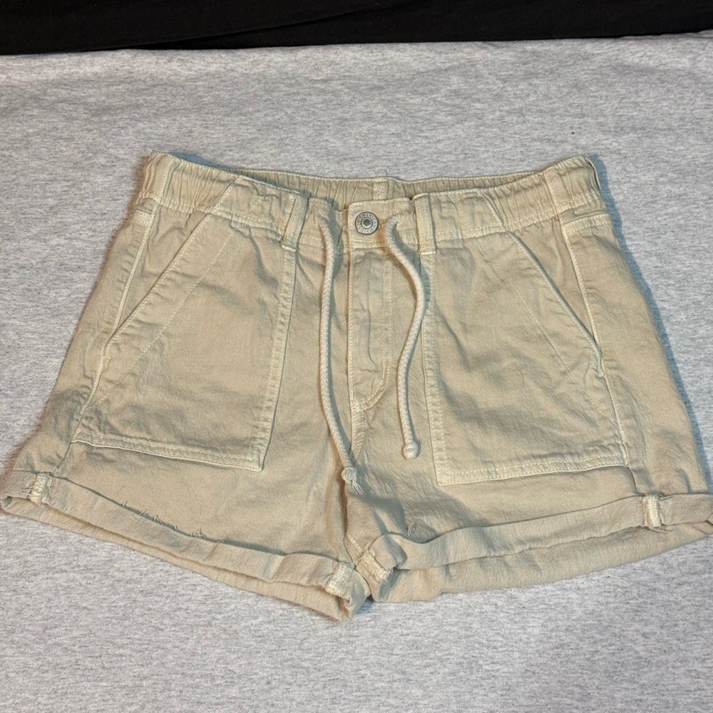 American Eagle Khaki Stretch Shorts — Women’s Size 8 🩳